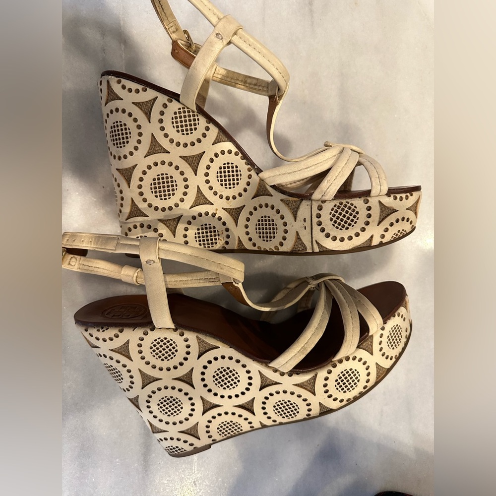 Tory Burch White Leather T Strap Wedge Sandal Size 9M